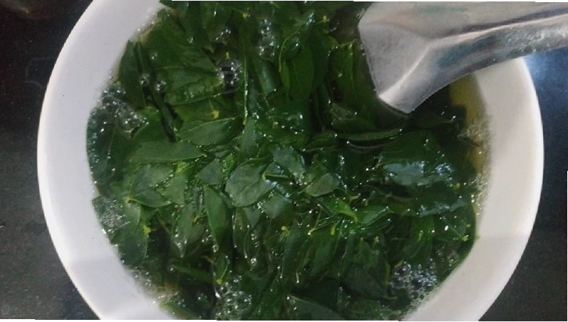 Ăn canh rau ngót giúp sản phụ thúc đẩy quá trình tống sản dịch ra bên ngoài nhanh hơn