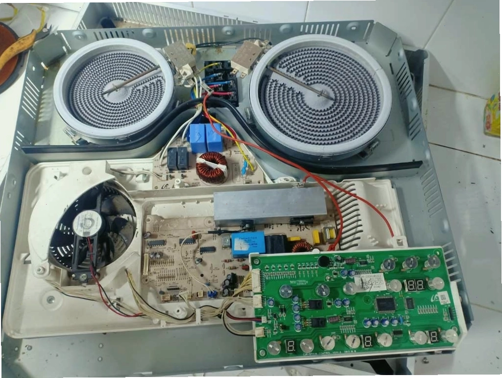 Các kỹ thuật viên tại Đại Siêu Thị Bếp am hiểu đặc thù của dòng bếp từ Bosch