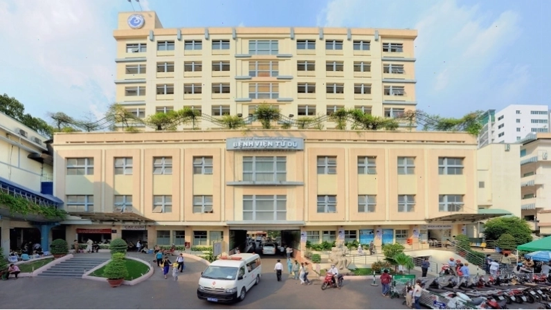 Cổng chính Bệnh viện Từ Dũ