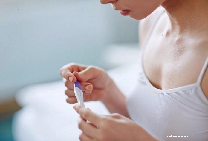 Đọc kết quả que thử thai với hai vạch đỏ