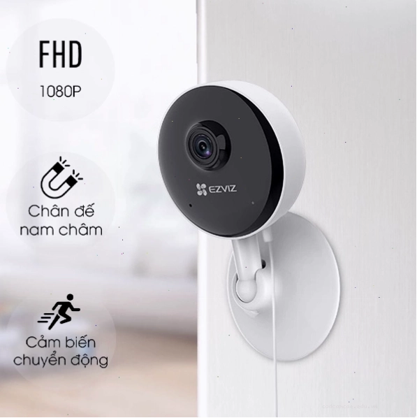 Giao diện ứng dụng Ezviz trên điện thoại, hiển thị hình ảnh từ camera giám sát