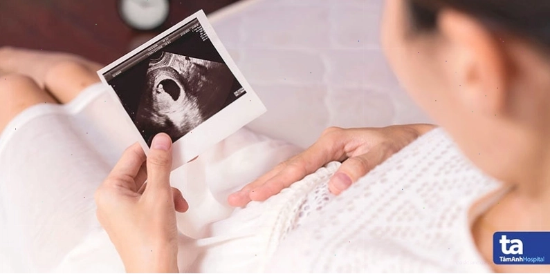 Hình ảnh minh họa thai lưu, nhấn mạnh tầm quan trọng của việc phát hiện sớm.