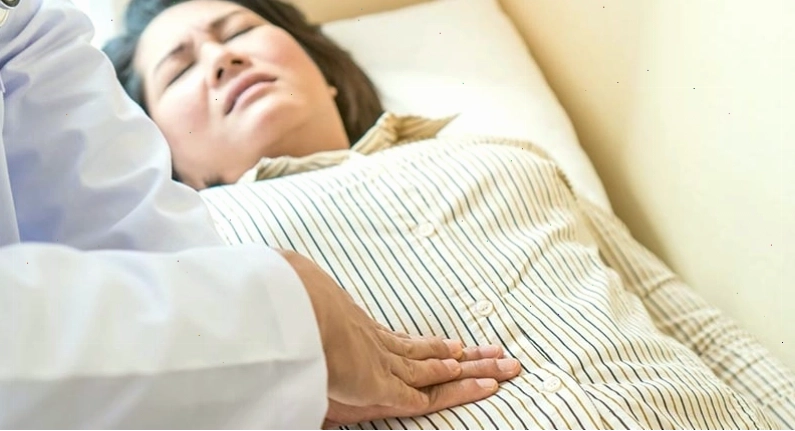 Hình ảnh minh họa vị trí đau bụng dưới bên phải đặc trưng của viêm ruột thừa