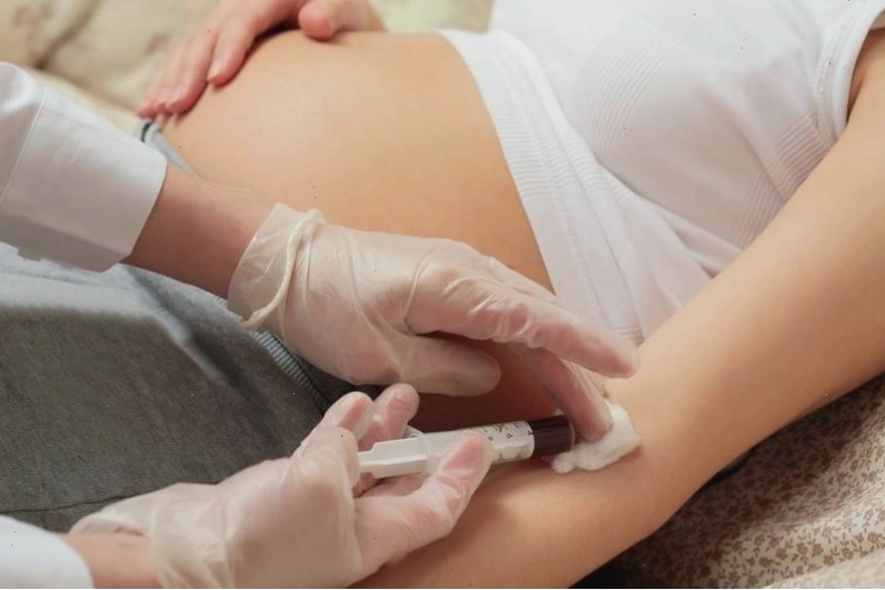 Hình ảnh minh họa xét nghiệm Triple Test, một phương pháp sàng lọc dị tật thai nhi quan trọng