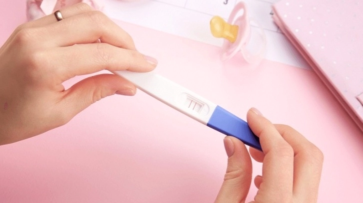 Hướng dẫn chi tiết cách sử dụng que thử thai cho kết quả chính xác