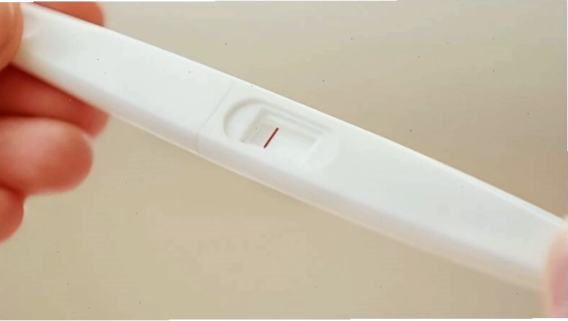 Kết quả âm tính khi chỉ xuất hiện một vạch màu đỏ ở vùng đối chứng và không có thêm bất kỳ vạch nào