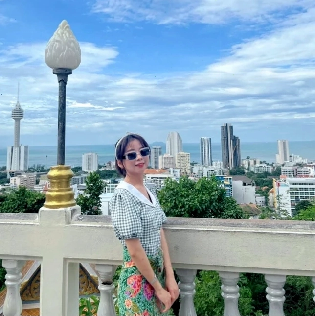 Mắt trái nữ giật