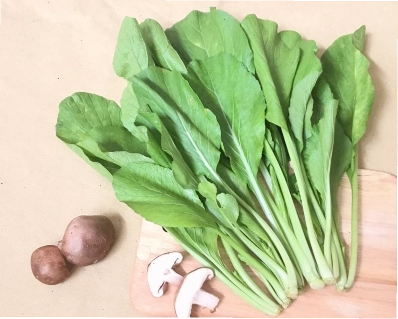 Món cải ngọt xào tỏi hấp dẫn với màu xanh tươi và hương thơm lôi cuốn
