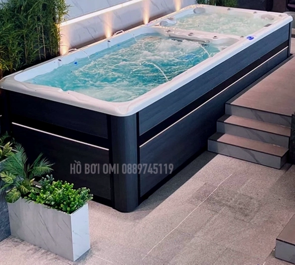 Một góc hồ bơi hiện đại, một trong những hồ bơi gần đây được trang bị tốt