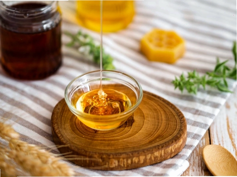Ngâm đông trùng hạ thảo cùng mật ong là một phương pháp sử dụng phổ biến