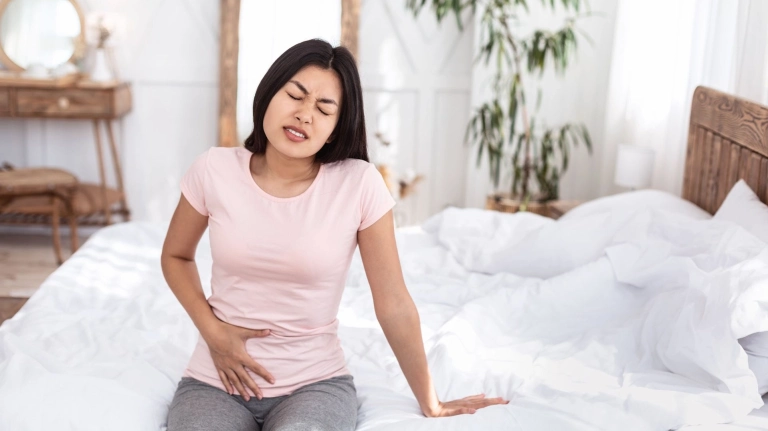 Sau khi quan hệ bị đau bụng dưới: Nguyên nhân và cách xử lý