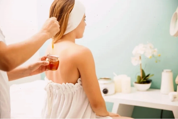 Tác dụng của mật ong: Làm dầu xả tóc từ mật ong