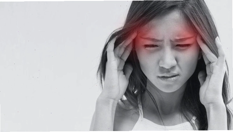 Tác dụng phụ của vitamin E là đau đầu, có thể xuất hiện khi dùng quá liều.