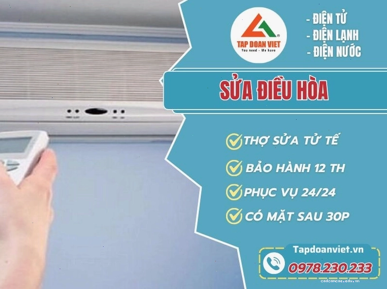 Thợ sửa điều hòa tại Hà Nội đang làm việc chuyên nghiệp