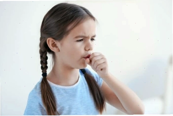 Trẻ nhỏ thường bị ho do virus xâm nhập vào hệ hô hấp