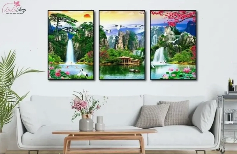 Ứng dụng công nghệ in UV hiện đại – Cho tranh canvas sắc nét, bền màu vượt trội.