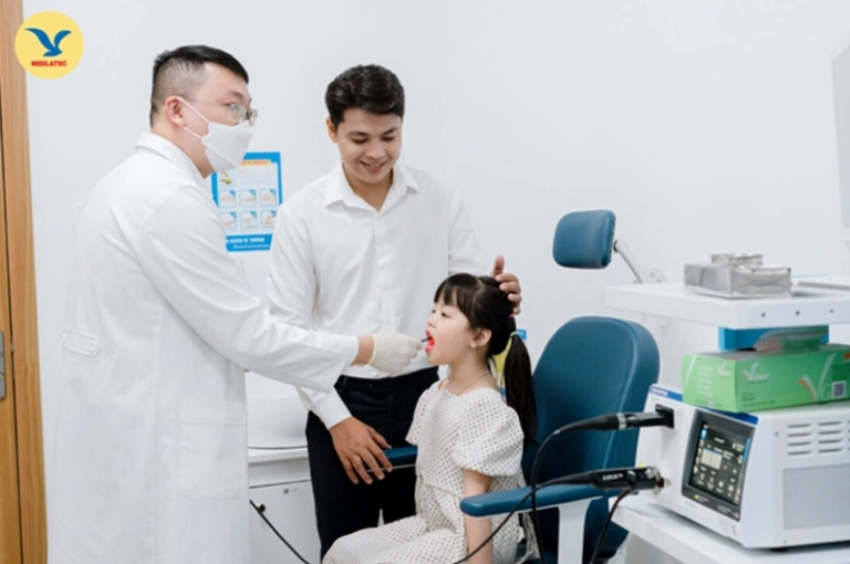 Viêm amidan: Nguyên nhân, dấu hiệu và cách điều trị hiệu quả